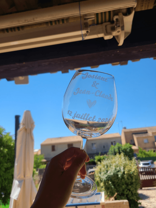 Verre à vin gravé 