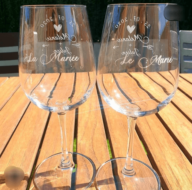 Verre à vin gravé 