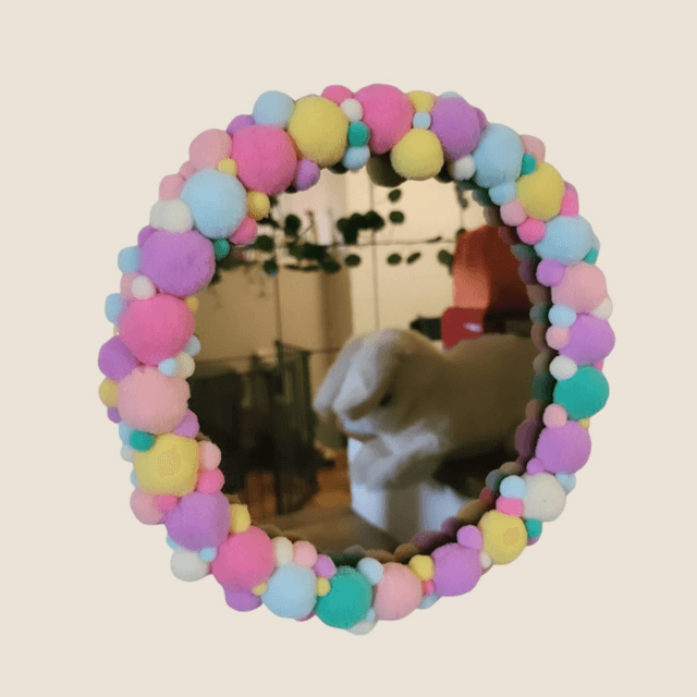 Miroir pompons 